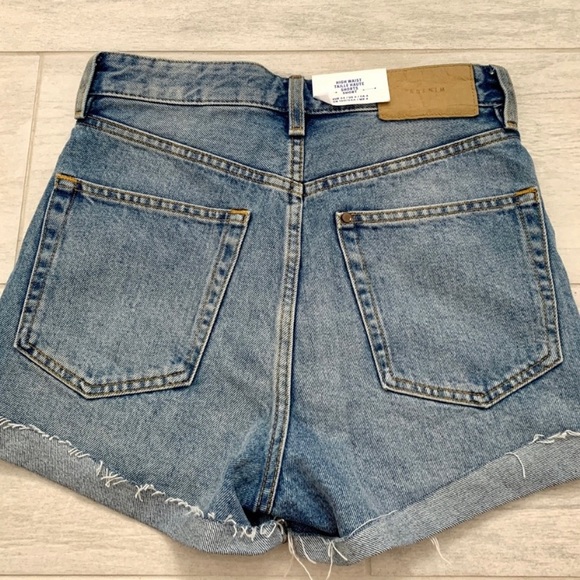 Brand new Jean shorts - Picture 2 of 2